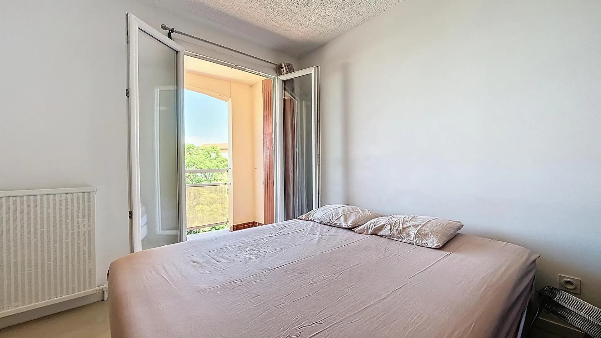 Apartmán Appartement Tout Equipe Avec Terrasse A Cote Des Plages Marseille