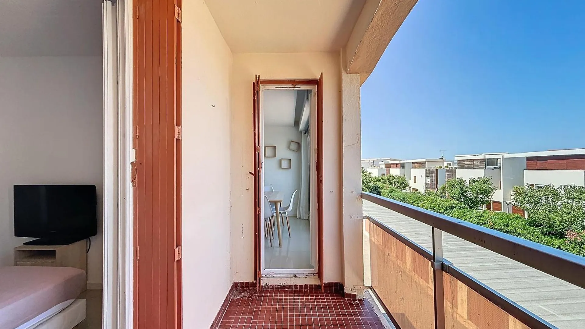 Appartement Tout Equipe Avec Terrasse A Cote Des Plages Marseille Apartment